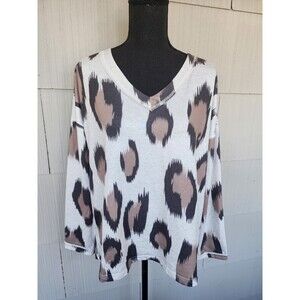 Belinda Animal Print Womens Top Size Large White Leopard Knit V Neck Long Sleeve